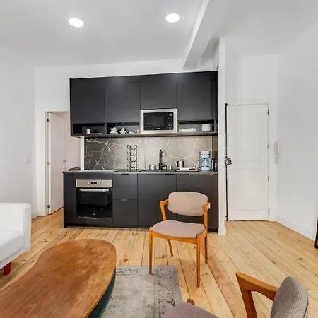 Charming One-bedroom Principe Real | By Airnest Lisbon